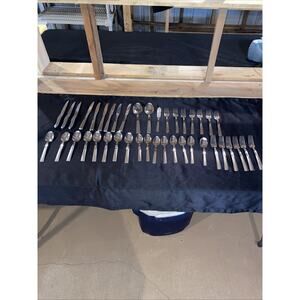 41 Pieces Oneida USA Satin Scoop Flatware